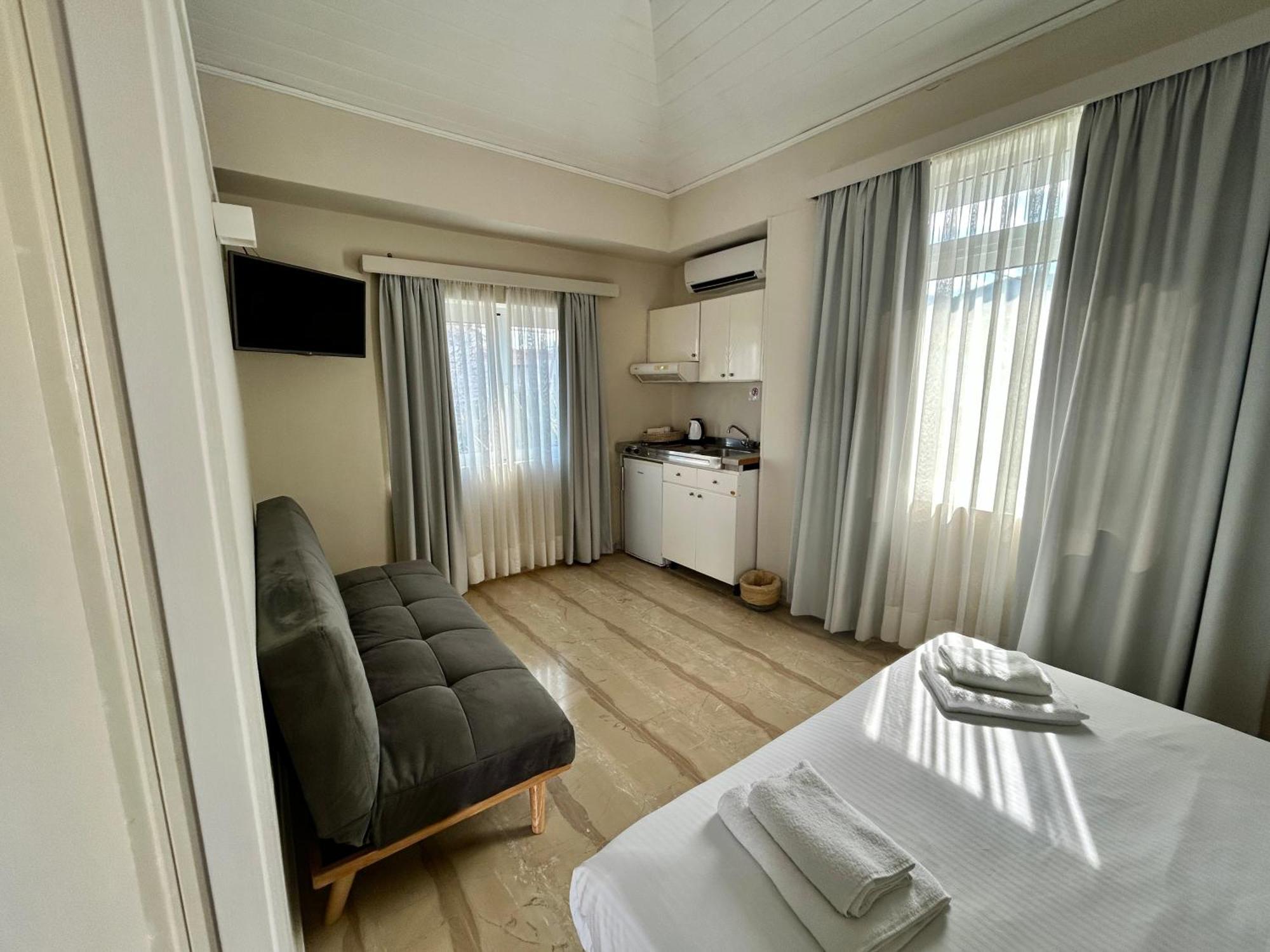 Loriet Hotel Mytilene Exterior photo