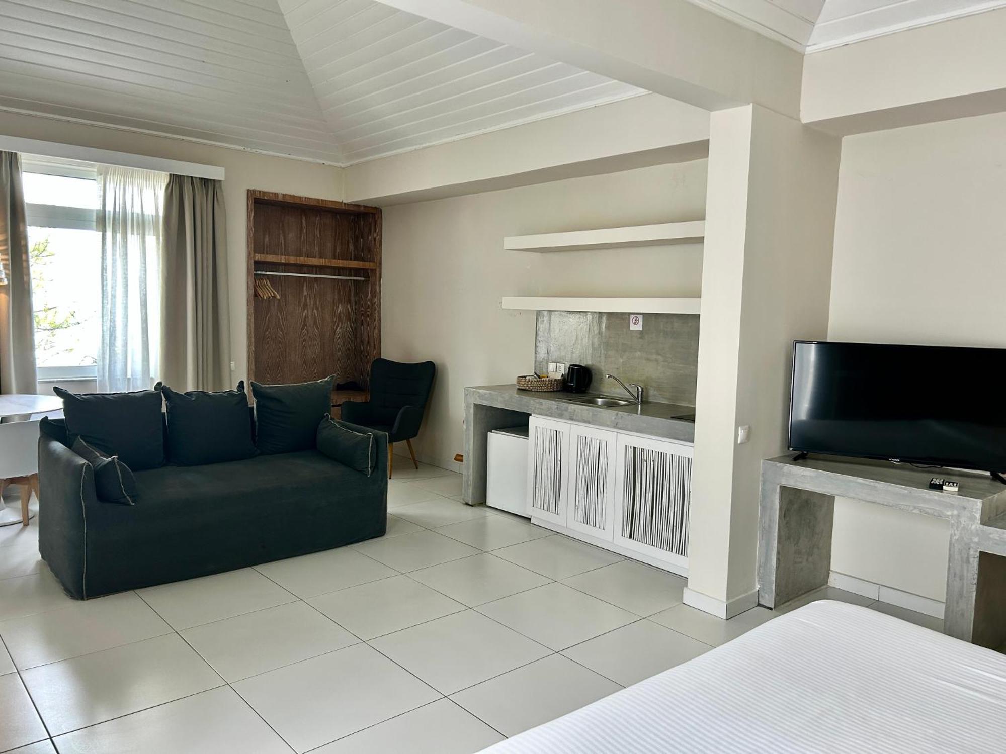 Loriet Hotel Mytilene Exterior photo