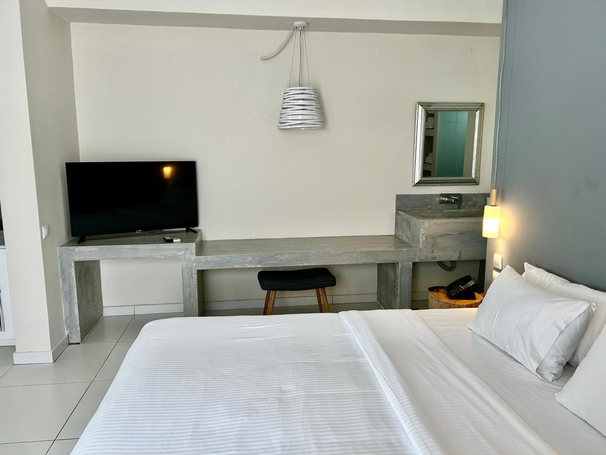Loriet Hotel Mytilene Exterior photo