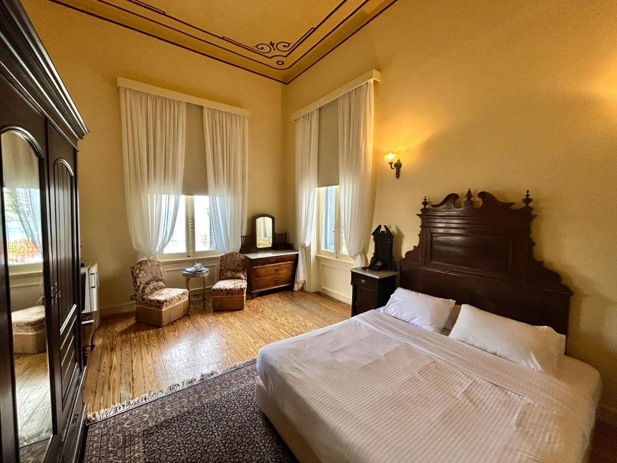 Loriet Hotel Mytilene Exterior photo